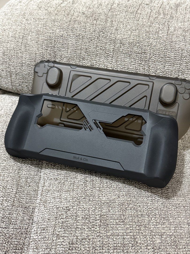 Title: Nintendo Switch Accessories Bundle – Controllers, Grips, Cases & More (Category: Cases & Covers) located in Manila. Submitted by shopmnl_0213 (Listing ID 1469794144, Image 3). Description: Selling my Nintendo Switch gaming accessories as a bundle! 🎮 Includes: * White gaming controllers (as pictured) * Nintendo Switch Joy-Con grip * NEO Grip accessory * Skull & Co. protective grip/case * Multiple protective carrying cases * Joy-Con straps 
