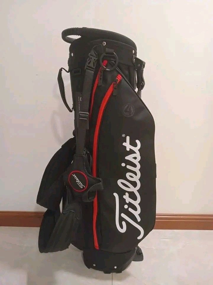 Titleist Premium Light Weight Golf Stand Bag (Category: Golf) located in Manila. Submitted by clevercrystal_254bfe (Listing ID 1469929057, Image 2). Description: ⛳ Titleist Premium Light Weight Golf Stand Bag.
