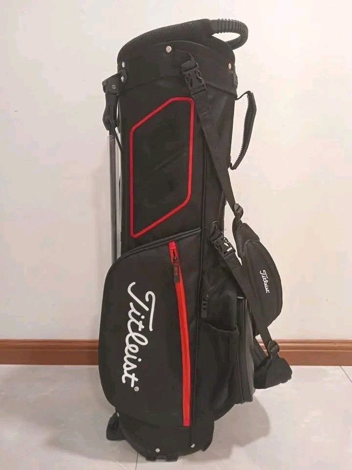 Titleist Premium Light Weight Golf Stand Bag (Category: Golf) located in Manila. Submitted by clevercrystal_254bfe (Listing ID 1469929057, Image 1). Description: ⛳ Titleist Premium Light Weight Golf Stand Bag.
