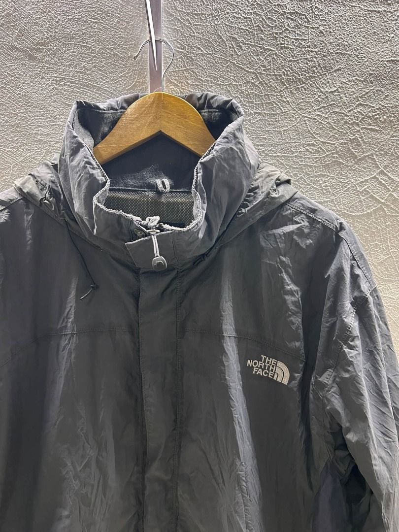 TNF TREK JACKET (Category: Coats, Jackets and Outerwear) located in Caloocan City. Submitted by vntgxlocalsph (Listing ID 1469914688, Image 3). Description: ISSUE : SA LOOB MAY NA WHITE MAY MGA TANGGAL NA NA PART MINIMAL HINDI NAG LALAGAS / RIBINGS 8.5/10 WITH PACKABLE HOOD COLOR RATE : 9/10 DIMES : 25.5x30.