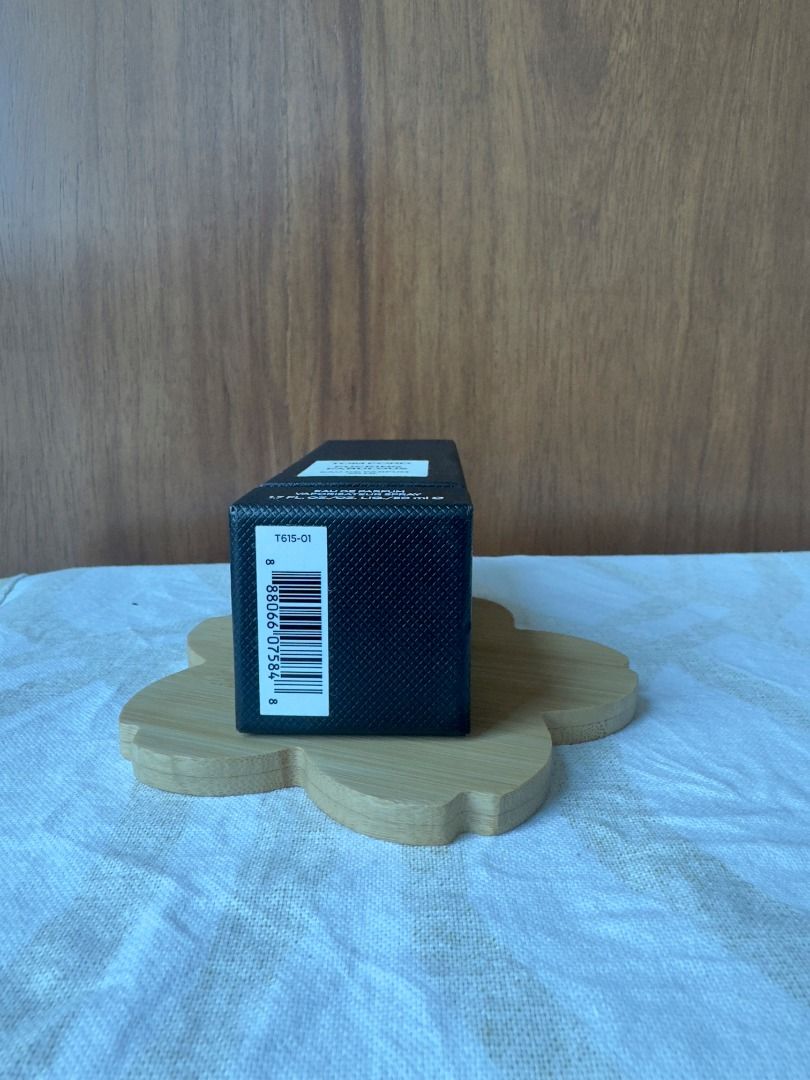 Tom Ford Fucking Fabulous Eau de Parfum 50ml (Category: Fragrance & Deodorants) located in Taguig. Submitted by rioperfumecollection888 (Listing ID 1469809702, Image 3). Description: Hi so this perfume has a factory defect on the box thats why i kept it hahaha As you can see Tom ford label on top of perfume box is sideways lmao. I used this once and kept in my collection Shipping from Pasay.