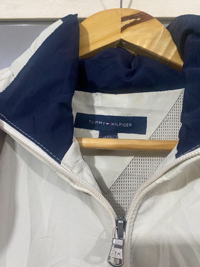 TOMMY HELFIGER (Category: Hoodies) located in Cabuyao City. Submitted by jp-collection (Listing ID 1469794917, Image 3). Description: 24W 27L.