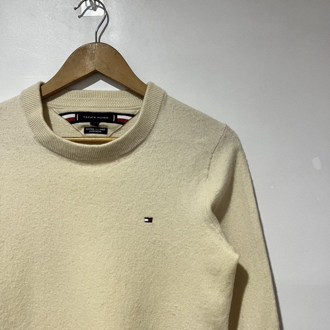 TOMMY HILFIGER KNITTED SWEATER‼️ (Category: Longsleeves) located in Cebu City. Submitted by clarkcamu68040 (Listing ID 1469879614, Image 2). Description: TOMMY HILFIGER KNITTED SWEATER‼️ AS NEW SIZE MEDIUM W 17 / L 24 COLORATE 10 / 10 ISSUE : ❌❌❌ PHP 780 + 90 SF 🛒🛒 📍CEBU ,CITY OF NAGA 🚚 J&T EXPRESS.
