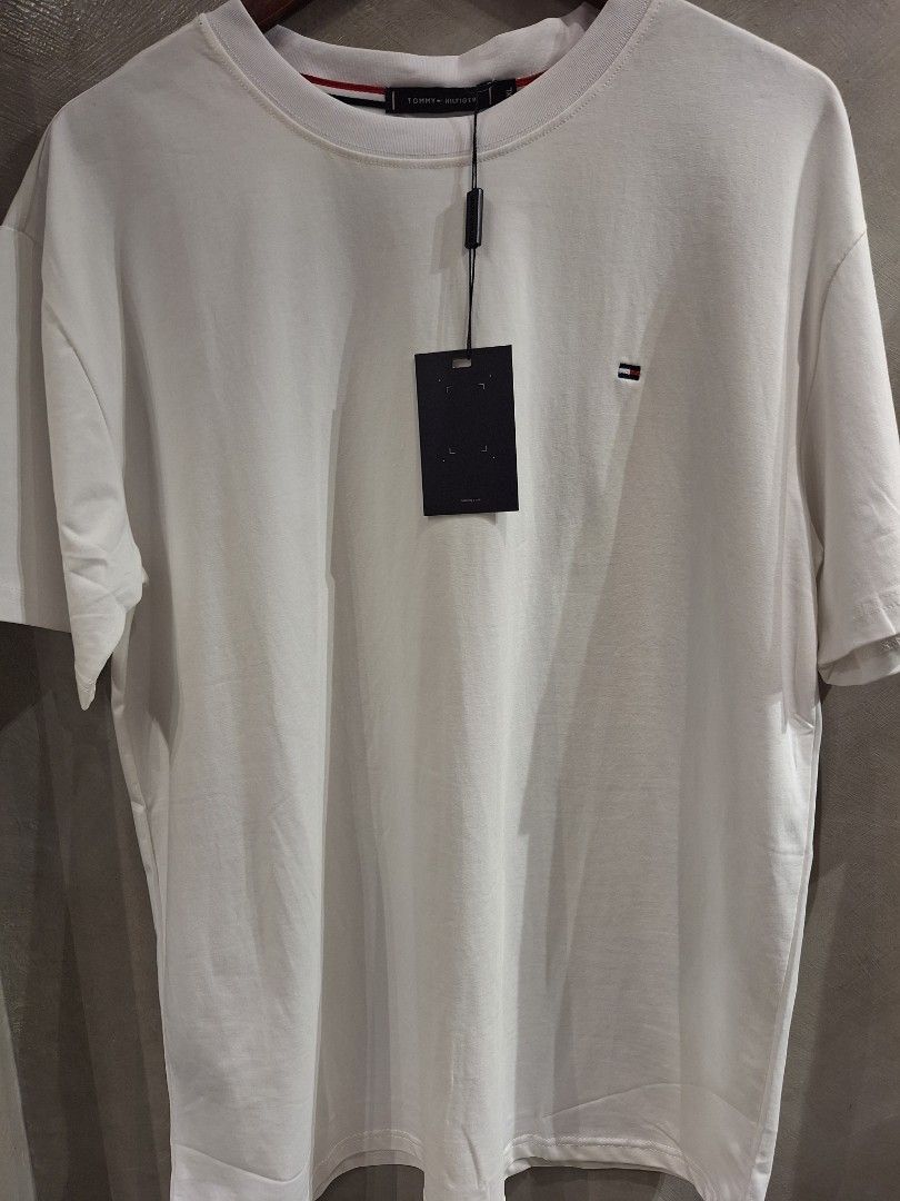 Tommy Hilfiger tshirt classic logo (Category: Tshirts & Polo Shirts ) located in Muntinlupa City. Submitted by kstefanomela14 (Listing ID 1469861203, Image 2). Description: brandbew legit tommy shirt medium - 20x27 large - 21x28 xl - 22x29 xxl - 23x30 cod cop lalamove j&t lbc.