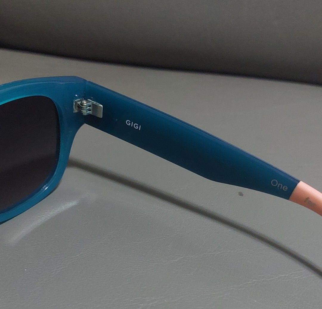 Toms sunglasses (Category: Sunglasses & Eyewear) located in Camaligan. Submitted by timeless-trinkets (Listing ID 1469885943, Image 3). Description: .