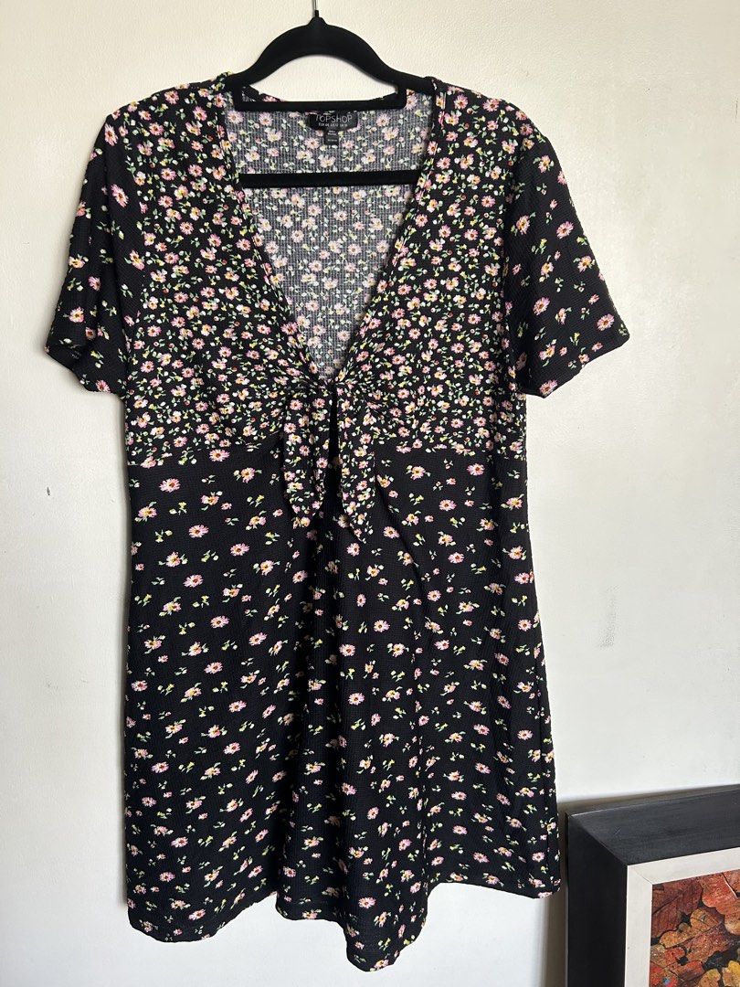 TOP SHOP (Category: Dresses) located in Manila. Submitted by shaun_diaz (Listing ID 1469777426, Image 1). Description: Fits large to xl.