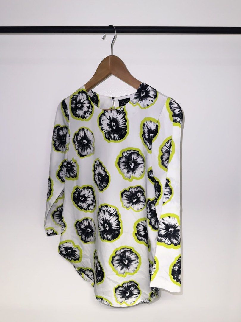Topshop Floral Top Longsleeve (Category: Blouses) located in Quezon City. Submitted by coolmomma (Listing ID 1469858822, Image 1). Description: Good as new Length 27 in. Fits small to medium.