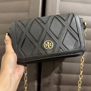 (Category: ) located in . Submitted by lovegclothingph (Listing ID 1469886927, Image 1). Description: .