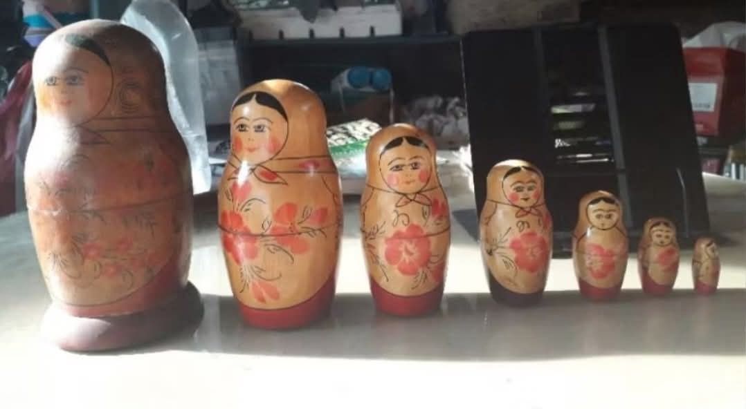 Authentic Matryoshka Russian nesting dolls set of 7 (Category: Vintage Collectibles) located in Manila. Submitted by james.gonzales (Listing ID 1469869852, Image 1). Description: - Set of 7 traditional Russian nesting dolls - Largest doll features a distinct wooden pedestal base - Sizes graduate from large down to a tiny miniature - Classic folk art display piece - Normal vintage wear from display and handling 09658416046 - James.