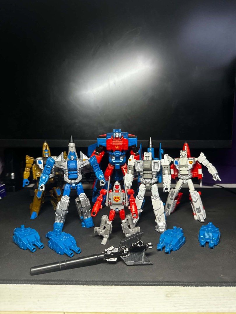 Transformers Generations Combiner Wars Superion Aerialbot Figure Set (Category: Action & Battle Toys) located in Manila. Submitted by CornerStore (Listing ID 1469838503, Image 3). Description: Combiner Wars: Superion G2 Colors - Condition: Lightly Played, No box .