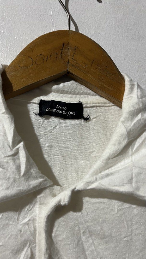 tricot cdg (Category: Blouses) located in Marawi City. Submitted by fixation_05 (Listing ID 1469867398, Image 2). Description: medium 18.5/25 excellent.