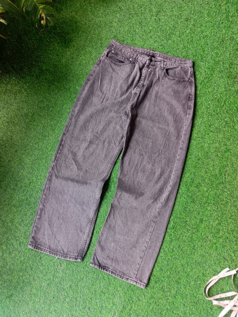 Trillion Baggy pants (Category: Jeans) located in Davao. Submitted by karlito. (Listing ID 1469779500, Image 1). Description: Waist 33 Length 42 Hem 10 Thigh 13.