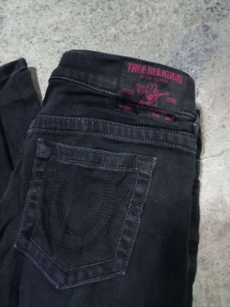 Tru religion wide leg (Category: Luxury Apparel) located in Alburquerque. Submitted by ayrelieonlineshop (Listing ID 1469847913, Image 2). Description: True Religion barrel jeans Size 28 Dime. W 28-32 L-39 hem 9.5 Excellent condition.