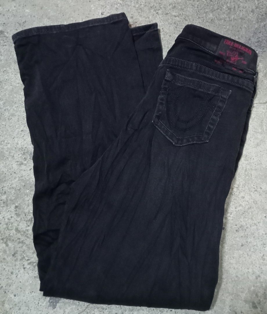 Tru religion wide leg (Category: Luxury Apparel) located in Alburquerque. Submitted by ayrelieonlineshop (Listing ID 1469847913, Image 1). Description: True Religion barrel jeans Size 28 Dime. W 28-32 L-39 hem 9.5 Excellent condition.