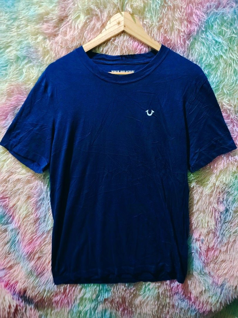True Religion Men's Buddha Logo Tee (Category: Tshirts & Polo Shirts ) located in Palo. Submitted by ubnathrifteez (Listing ID 1469876648, Image 2). Description: DIMES ; W19L27. 5 CONDITION ; LIKE NEW COLOR RATE ; 10/10 ISSUE ; NONE.