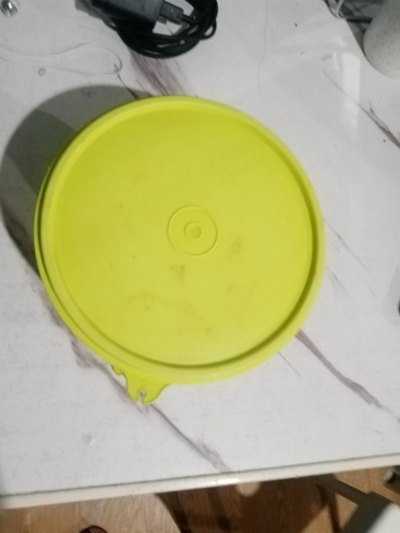 Tupperware per piece (Category: Other Kitchenware & Tableware) located in Caloocan City. Submitted by highlanderstore (Listing ID 1469777873, Image 2). Description: Minimal scratch.