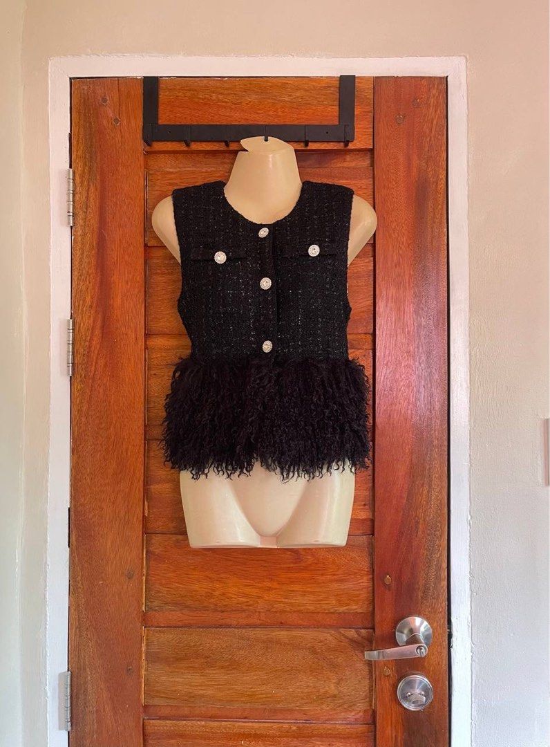 Tweed Button down Sleeveless Top (Category: Sleeveless) located in San Luis. Submitted by revibeee (Listing ID 1469803619, Image 1). Description: FOR SALE TWEED BUTTON DOWN SLEEVELESS TOP WITH FUR DETAILS COLOR BLACK WORKING ALL BUTTONS LIKE NEW CONDITION CAN PASS AS BN CAN FIT SIZE MEDIUM TO LARGE BODY FRAME COLOR RATE 10/10 NO ISSUE MUST HAVE (STEAL PRICE) KINDLY CHECK THE PHOTOS FOR THE COMPLETE DETAILS NON STRETCH NO ISSUE WORTH THE PENNY MĄI