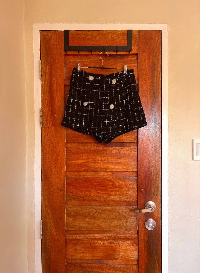 Tweed Skort (Category: Shorts) located in San Luis. Submitted by revibeee (Listing ID 1469821276, Image 1). Description: FOR SALE TWEED SKORT WITH INNER LINING LIKE NEW CONDITION SIZE 26 TO 27 WAISTLINE LENGTH 13 INCHES RISE 13 INCHES LEG HOLE 12 INCHES COLOR RATE 9.5/10 SUPER NICE IN ACTUAL HIGH QUALITY FABRIC WORKING ZIPPER KINDLY CHECK THE PHOTOS FOR THE COMPLETE DETAILS ANG MINIMAL FLAW LANG IS NATANGGAL YUNG ISANG RHINESTONE NIYA NA DESIGN C