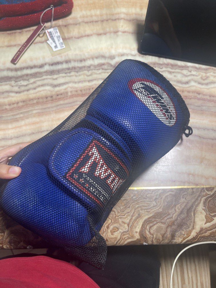 Twins Special Boxing Club 12oz (Category: Combat Sports) located in Baguio. Submitted by find_found001 (Listing ID 1469860961, Image 1). Description: Rfs: hindi na nagagamit.