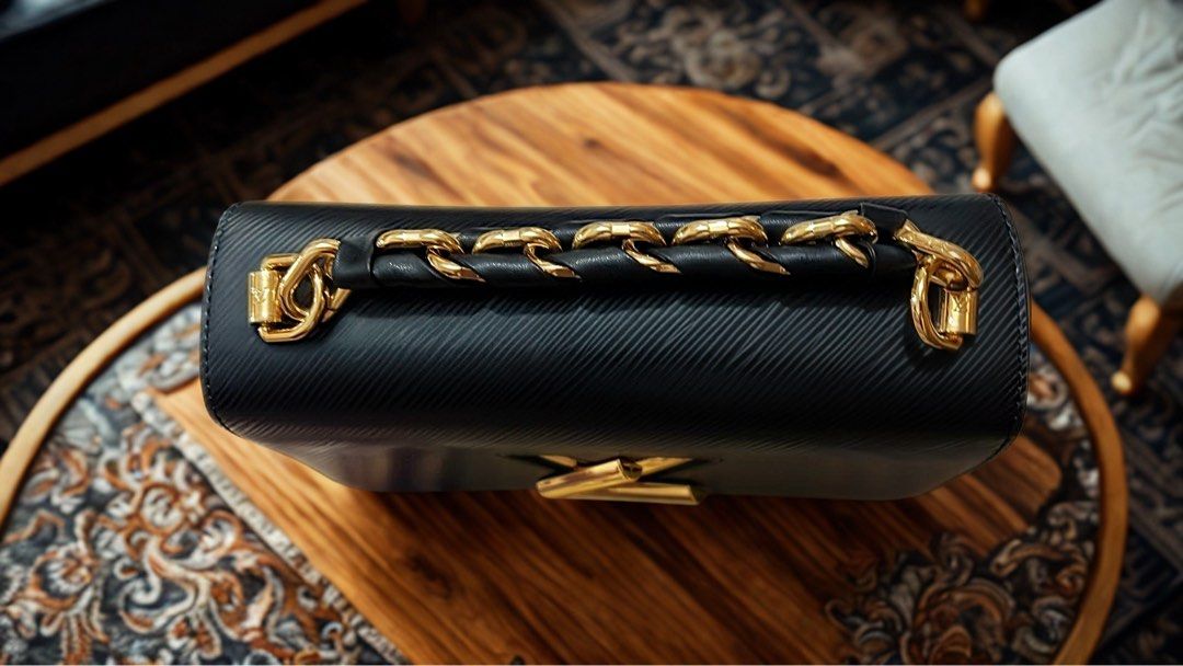 Twist Epi leather MM size (Category: Shoulder Bags) located in Las Pinas. Submitted by misspurser (Listing ID 1469866292, Image 2). Description: Genuine Epi Leather LV twist gold hardware.