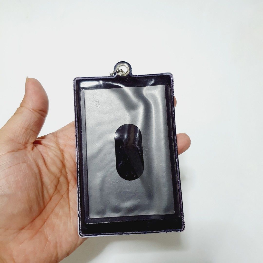 Twisted Wonderland Deuce Spade Commuter Pass Case (Category: Character Goods) located in Taytay. Submitted by kyo.mono (Listing ID 1469903450, Image 2). Description: 💟Follow us on IG: kyo.mono for faster replies TikTok: kyo.mono_ for videos and review Good as new Auth from Japan Actual photo posted.
