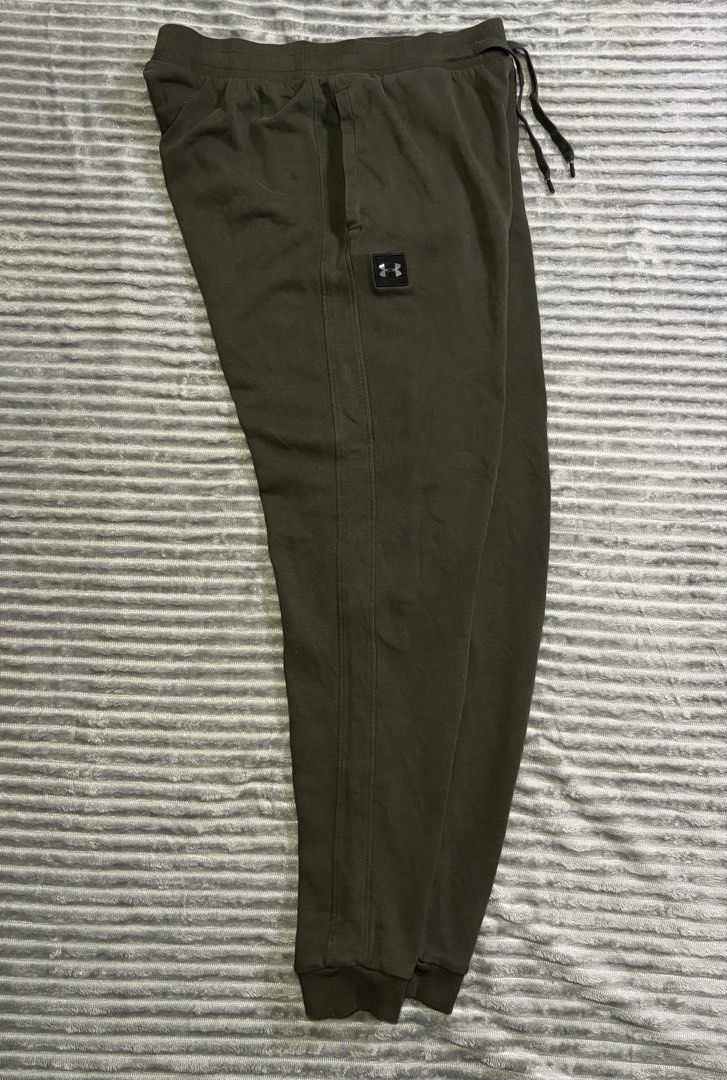 Ua Army green pants (Category: Joggers) located in Kawit. Submitted by samfuentebella09 (Listing ID 1469861747, Image 2). Description: UA ARMY GREEN PANTS✅ 450 only 💸🫱🏻‍🫲🏽 ▪️Size LARGE on tag✅ ▪️WAIST”32-34(Garterize w/lace)✅ ▪️Length”40 ✅ ▪️Excellent Condition 9/10✅ ▪️Color Rate 10/10✅ ▪️Good As New✅ Add sf💸 Pm🔑.