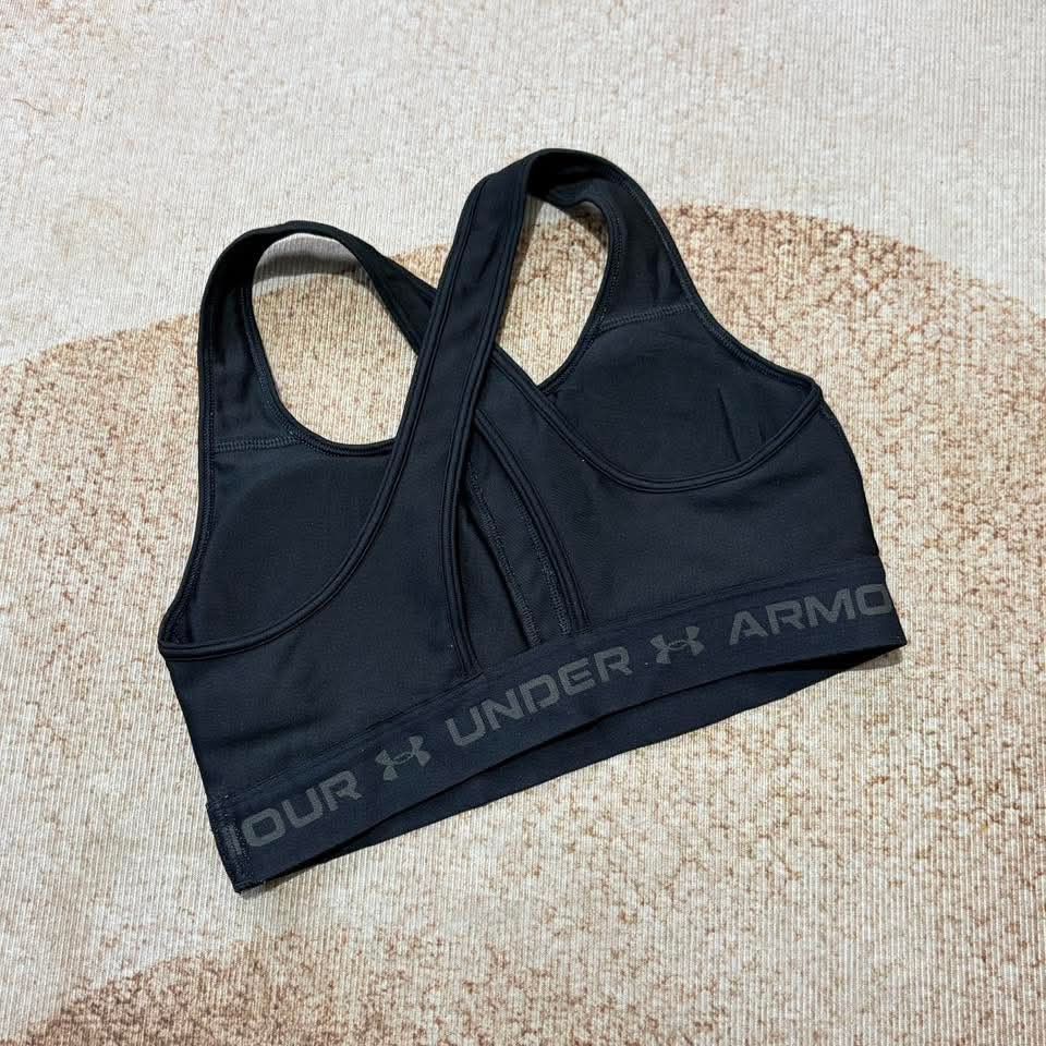 Under armour (Category: Activewear) located in Manila. Submitted by justin.jeyeneyshop (Listing ID 1469895190, Image 2). Description: .