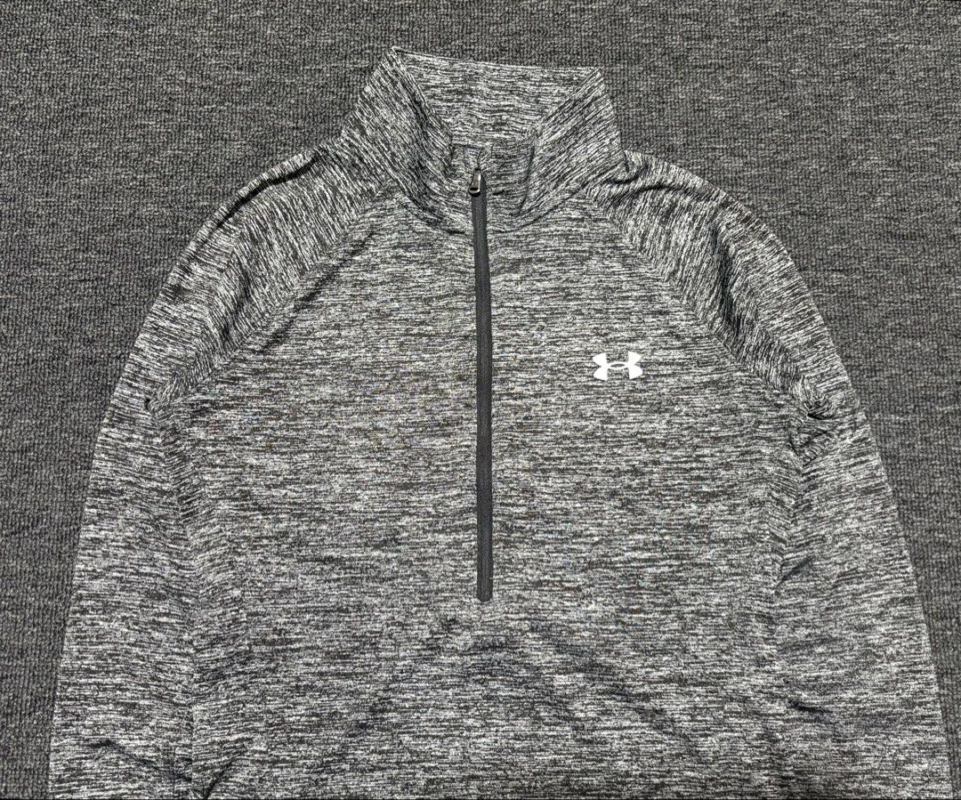 UNDER ARMOUR HEATGEAR TECH QZIP TRAINING LONGSLEEVE (Category: Activewear) located in Baras. Submitted by jnc__apparel (Listing ID 1469899782, Image 2). Description: 🏷️ UNDER ARMOUR HEATGEAR TECH QZIP TRAINING LONGSLEEVE 📌 Dimes: 23L x 16W 📌 Size: XS on tag can fits up to S-M 📌 Condition: Like new 📌 Color rate: 10/10 📌 Issue: None ✅ Washed and ready to wear.