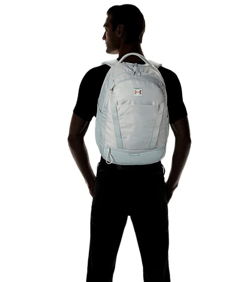 Under Armour Hustle Signature Backpack (Category: Backpacks) located in Baguio. Submitted by ozara.06 (Listing ID 1469827543, Image 2). Description: Under Armour Hustle Signature Backpack 25L May bottom compartment for shoes or laundry Needs washing Very nice nito 700.