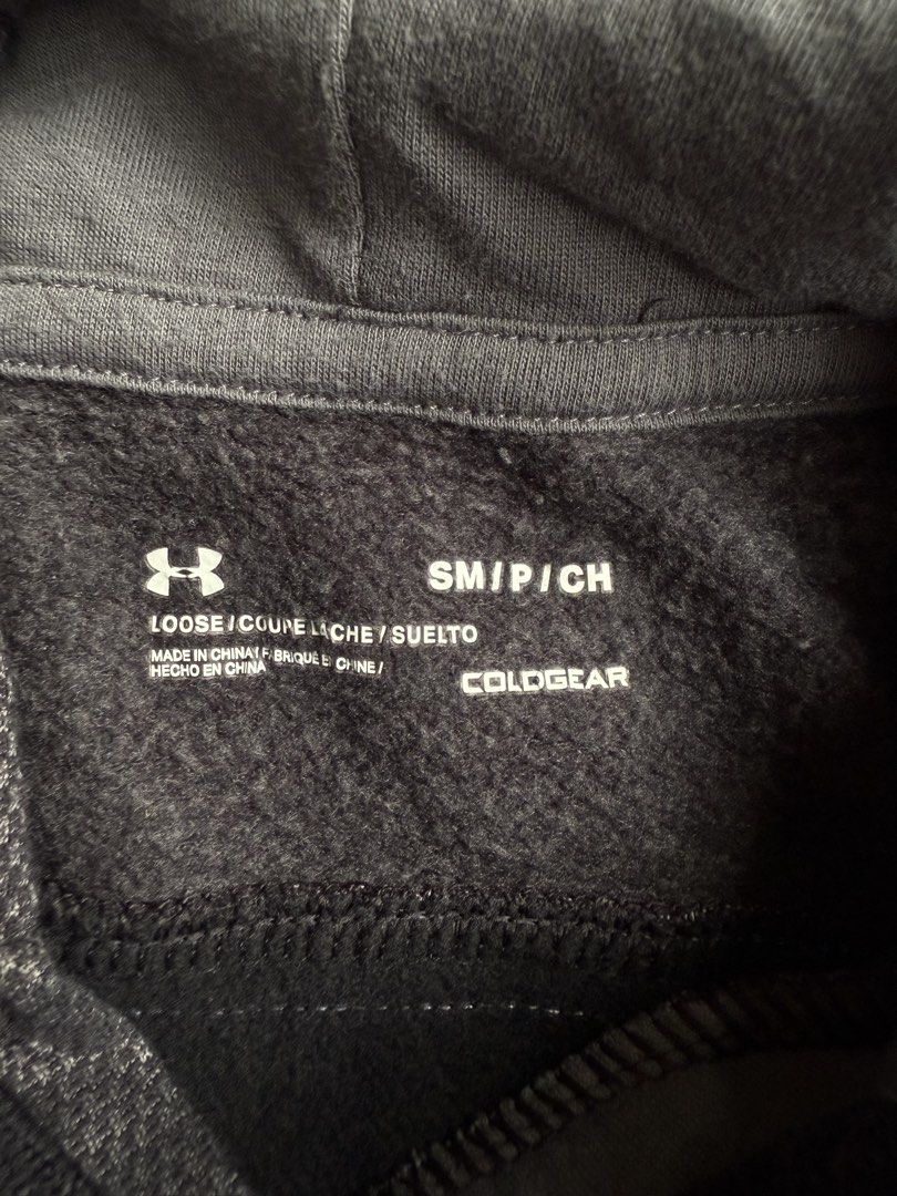 Under Armour men's athletic hoodie (Category: Hoodies) located in Abulug. Submitted by jv1122 (Listing ID 1469846557, Image 3). Description: Under Armour men’s athletic hoodie No major flaws 21x27 dimes.
