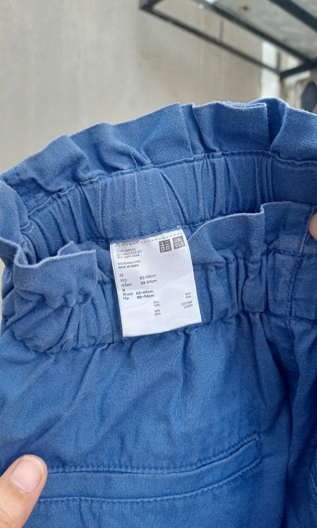 Uni Qlo Linen/cotton summer short (Category: Shorts) located in Davao. Submitted by kannikasok1987 (Listing ID 1469766212, Image 3). Description: Wd side pocket Waist 28-32 (garterize) L 16.5 good as new.