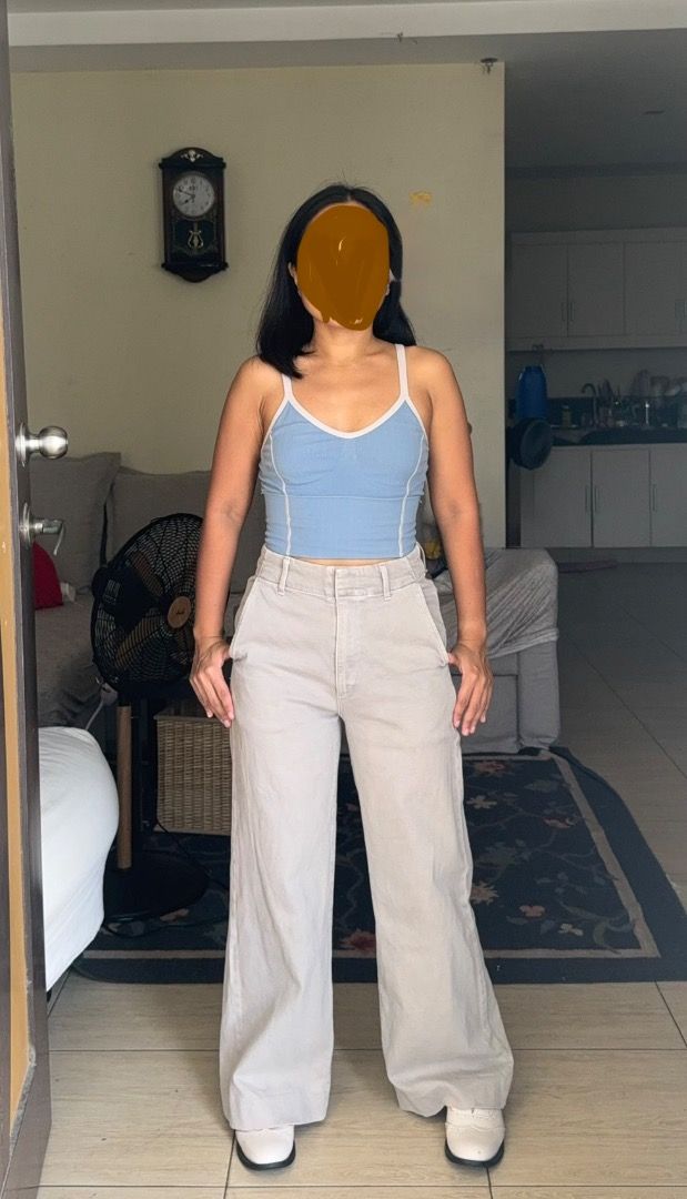 Uniql0 wideleg pants (grey) (Category: Sleeveless) located in Las Pinas. Submitted by sigbalb (Listing ID 1469832090, Image 1). Description: - Color: Grey - Style: wideleg, stretch - Fit: wideleg, stretchy - Versatility: Perfect for everyday wear, or office, easily pairs with loose tops or crop tops .