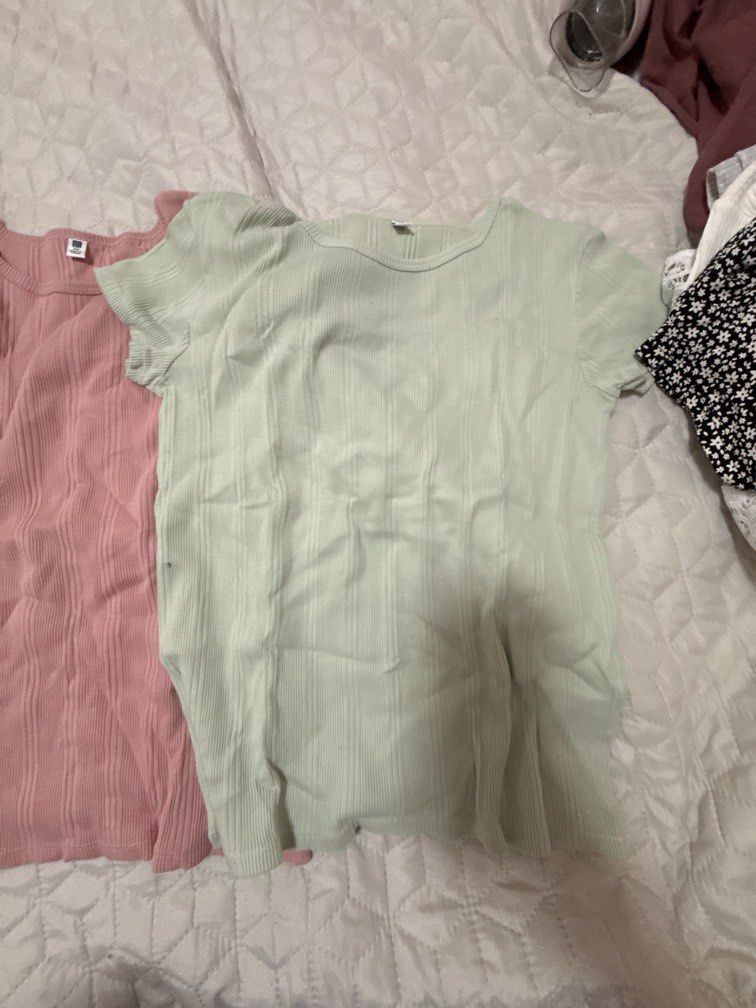 Uniqlo (Category: Blouses) located in Cabanatuan. Submitted by epicfish-db11 (Listing ID 1469835310, Image 3). Description: .