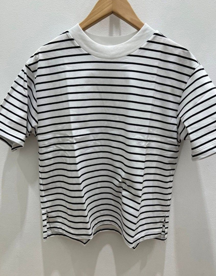 Uniqlo Airism Stripe M (Category: Shirts) located in Quezon City. Submitted by caramianns (Listing ID 1469897660, Image 1). Description: .