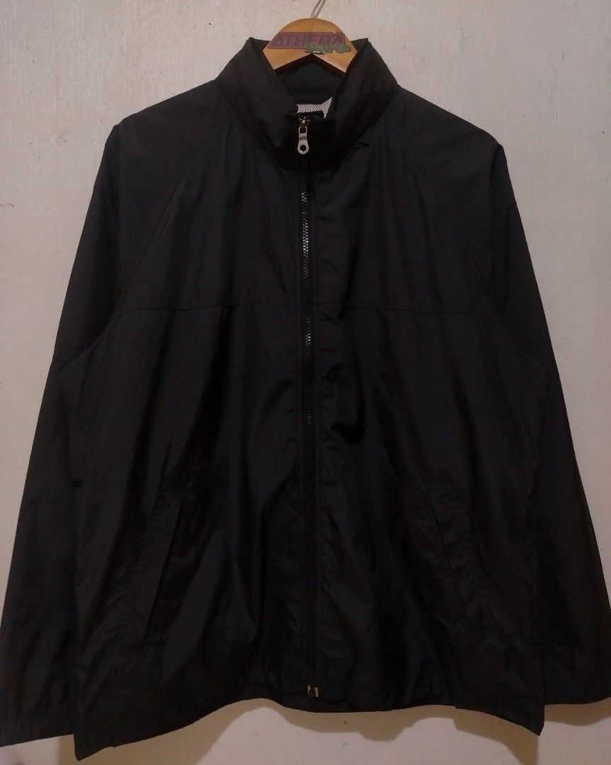 Uniqlo Black Windbreaker (Category: Coats, Jackets and Outerwear) located in Rizal. Submitted by gmpastoffi75031 (Listing ID 1469802256, Image 1). Description: - Brand: Uniqlo - dimes 24x28.5 - Color: Solid black - Size: Large (L) - Closure: Full zip up to the collar - Pockets: Convenient side pockets - Hood: Built-in hood included - Condition: Clean, excellent overall condition - Style: Versatile staple outerwear for casual daily wear or outdoor