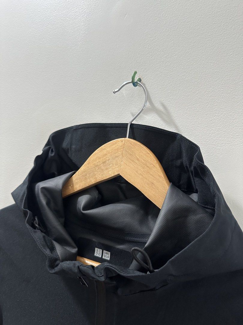 Uniqlo Blocktech Parka (Category: Coats, Jackets and Outerwear) located in Baguio. Submitted by .daryl (Listing ID 1469860048, Image 2). Description: 19 width 26 length .