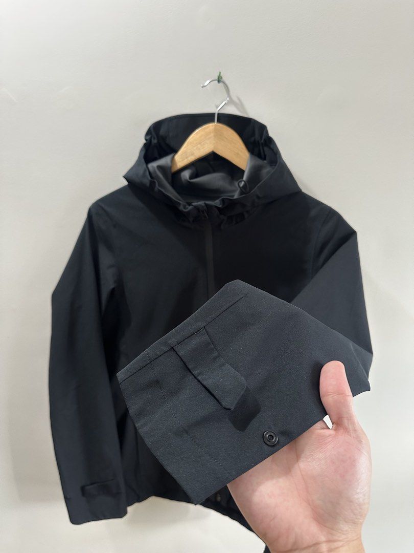 Uniqlo Blocktech Parka (Category: Coats, Jackets and Outerwear) located in Baguio. Submitted by .daryl (Listing ID 1469860048, Image 3). Description: 19 width 26 length .