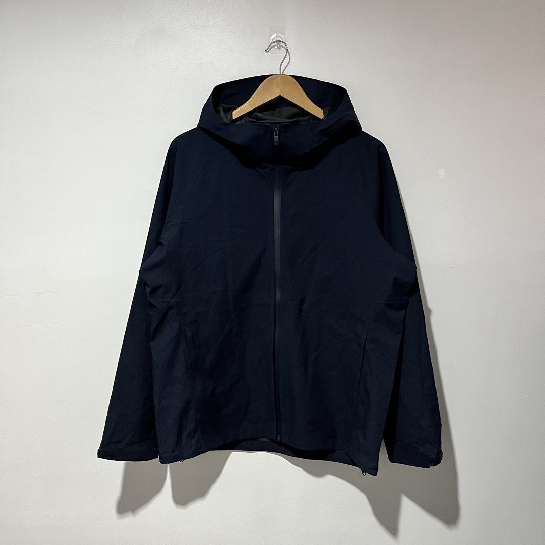 UNIQLO BLOCKTECH PARKA RAIN JACKET‼️ (Category: Coats, Jackets and Outerwear) located in Cebu City. Submitted by clarkcamu68040 (Listing ID 1469844346, Image 1). Description: UNIQLO BLOCKTECH PARKA RAINJACKET‼️ AS NEW SIZE LARGE W 23 / L 27.5 COLORATE 10 / 10 ISSUE : ❌❌❌ PHP 1,000 + 90 SF 🛒🛒 📍CEBU ,CITY OF NAGA 🚚 J&T EXPRESS.