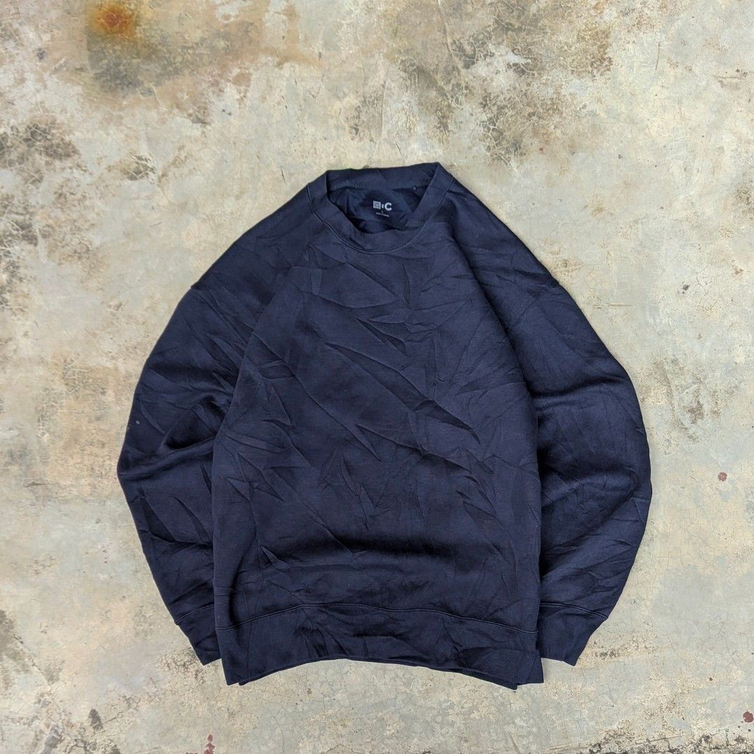 UNIQLO C sweatshirt (navyblue) (Category: Hoodies) located in Ozamiz City. Submitted by drithrft (Listing ID 1469893291, Image 1). Description: Un*ql* C sweatshirt Navy blue Dimensions (inches) Width - 23.5 Length - 26 Condition - 9/10 Issue - minor stain (last slide).