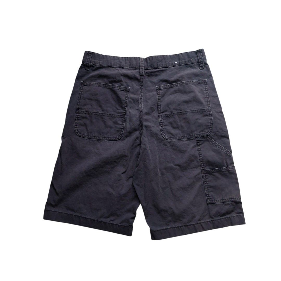 Uniqlo Carpenter Shorts (Category: Shorts) located in Quezon City. Submitted by y3thriftshop (Listing ID 1469765823, Image 2). Description: Tag: Uniqlo Carpenter Shorts Color : Black Size : M on Tag Dimension : 32x22.5 Leg Opening: 12 Condition : Good Color Rate : 7.5-8/10 Price : P199.00 Issue : Sun fade see photo RFS : Buy and Sell Additional Information : - 2 Side Pockets - 2 Back Pockets - 2 Additional Small Pockets Please read: - Color may v