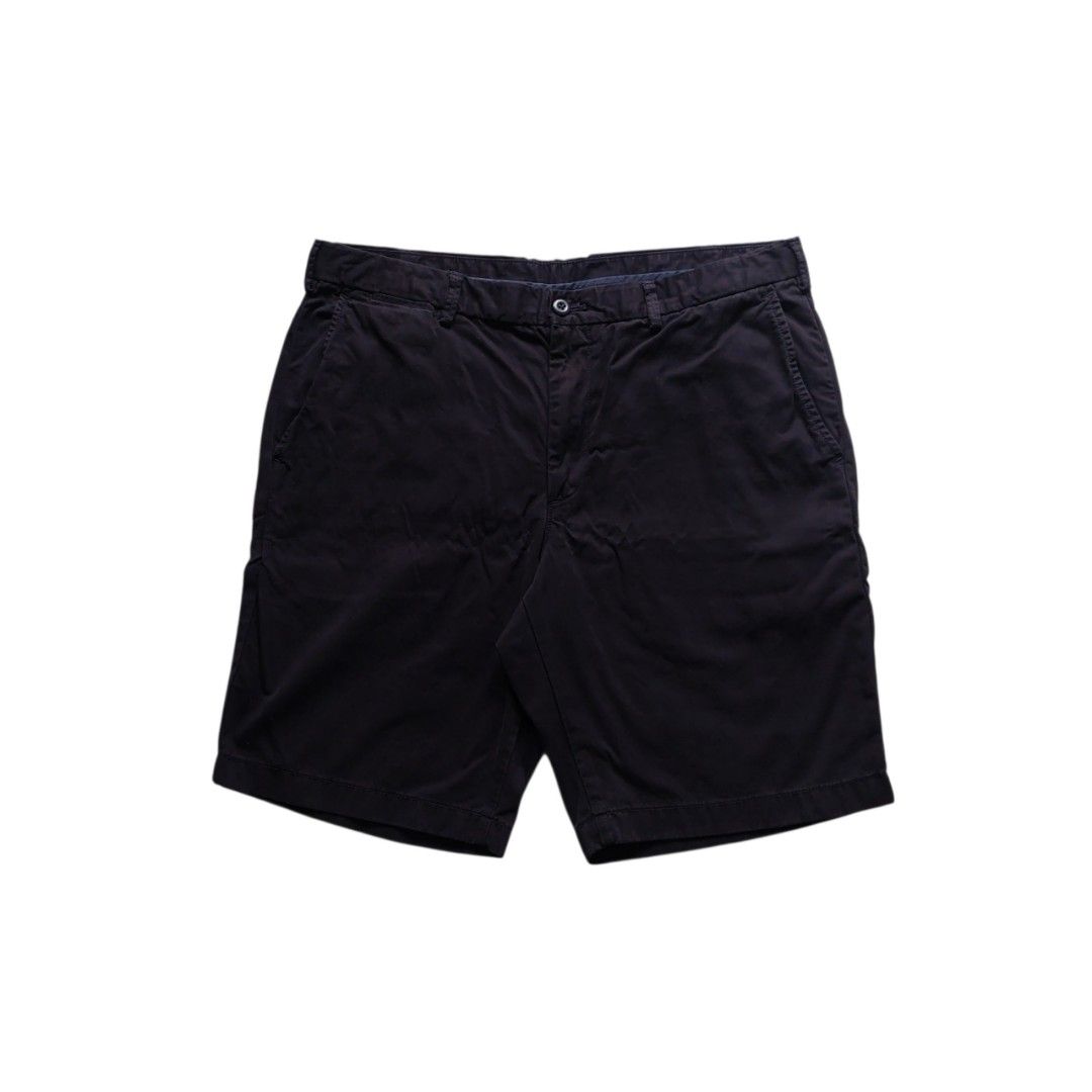Uniqlo Chino Shorts (Category: Shorts) located in Quezon City. Submitted by y3thriftshop (Listing ID 1469765639, Image 1). Description: Tag: Uniqlo Chino Shorts Color : Navy Blue Size : L on Tag Dimension : 35x19 Leg Opening: 11 Condition : Good Color Rate : 9/10 Price : P399.00 Issue : Nine RFS : Buy and Sell Additional Information : - 2 Side Pockets - 2 Back Pockets Please read: - Color may vary due to lighting - Check dimension indicated for a