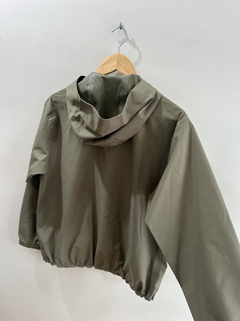 Uniqlo Cotton Blend Parka (Category: Coats, Jackets and Outerwear) located in Baguio. Submitted by .daryl (Listing ID 1469863430, Image 3). Description: Fits small to medium 20 width 25 length .
