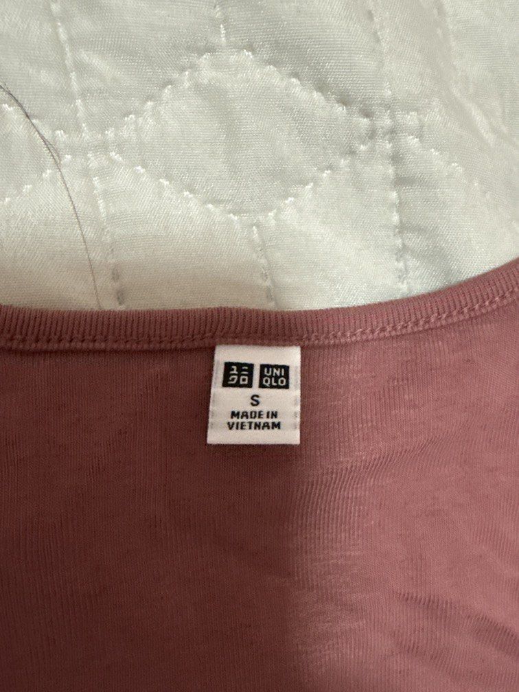 Uniqlo crop top (Category: Shirts) located in Cabanatuan. Submitted by epicfish-db11 (Listing ID 1469837135, Image 2). Description: .