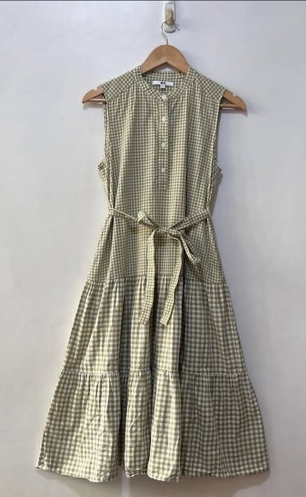 Uniqlo Dress (Category: Dresses) located in Quezon City. Submitted by caramianns (Listing ID 1469902720, Image 2). Description: Green Med-650 Black/White Small-659.