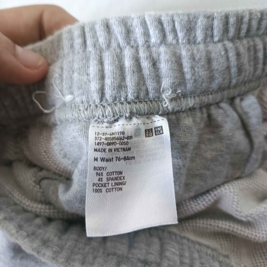Uniqlo Gray Sweatshorts *Size M* (Category: Shorts) located in Minglanilla. Submitted by mikeysells_ (Listing ID 1469913951, Image 3). Description: 🔥 ukay-ukay finds🔥 cebu, mingla meet-up near mingla only maxim: df + item 10/10 color rate 10/10 condition honest issue: none 📦 can ship nationwide via J&T📦 ✅ payment first via gcash✅ 16.5 in length 76-84 cm waist.