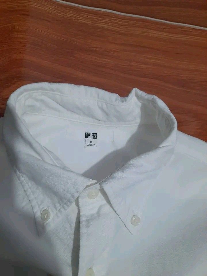 UNIQLO MEN'S WHITE BUTTON DOWN POLO LONGSLEVE (Category: Tshirts & Polo Shirts ) located in Mandaue City. Submitted by indayftjesiediva (Listing ID 1469789719, Image 2). Description: UNIQLO MEN'S WHITE BUTTON DOWN POLO LONGSLEVE MEDIUM TO LARGE 21X27 LIKE NEW CONDITION COLOR RATE 9.8/10 NEEDWASH MINE 350 + SF ONLY 🔥 DM IF INTERESTED 📩.