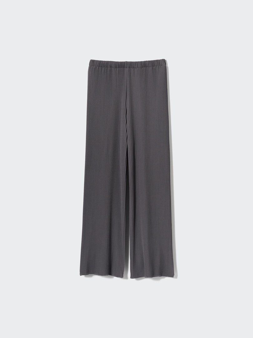 UNIQLO pleated wide pants (Category: Other Bottoms) located in San Jose del Monte. Submitted by mamiracky (Listing ID 1469888911, Image 2). Description: .