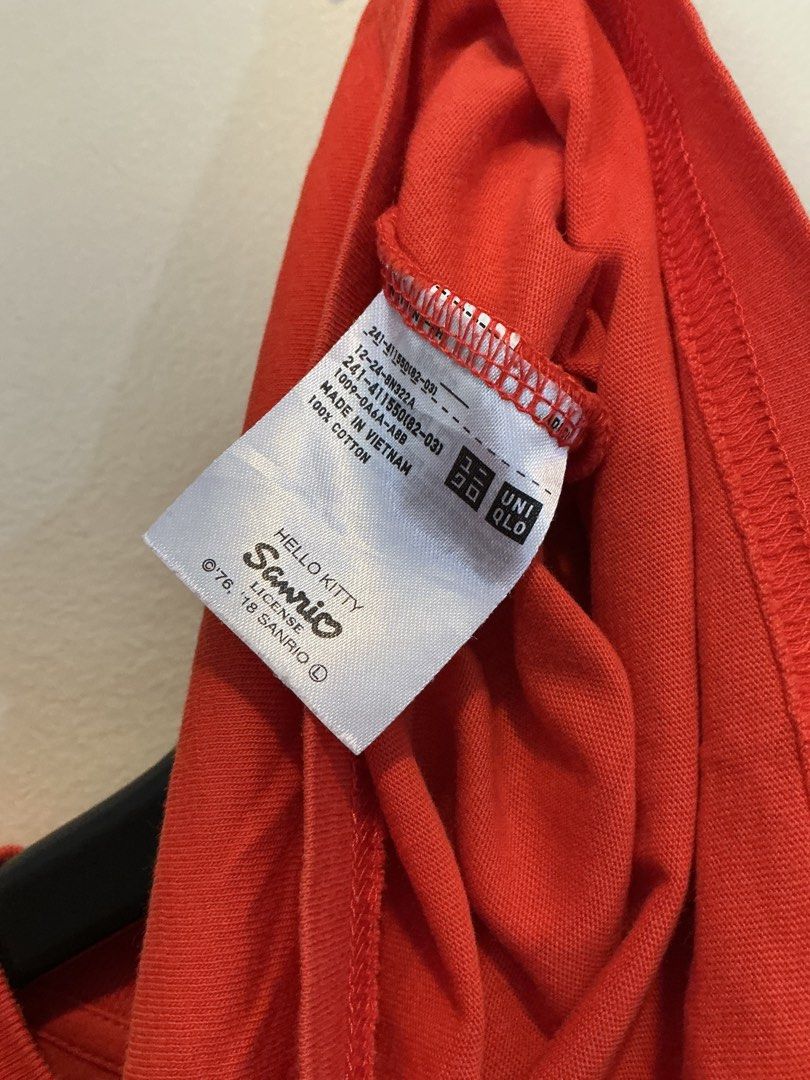 Uniqlo Sanrio Hello Kitty Tshirt (Category: Babies & Kids Fashion) located in Quezon City. Submitted by shopabilitymnl (Listing ID 1469834842, Image 3). Description: Size: Small .