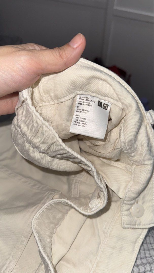 Uniqlo Skort (Category: Skirts) located in Quezon City. Submitted by geminibaby1994 (Listing ID 1469928538, Image 2). Description: Size: Medium can fit up to Large.