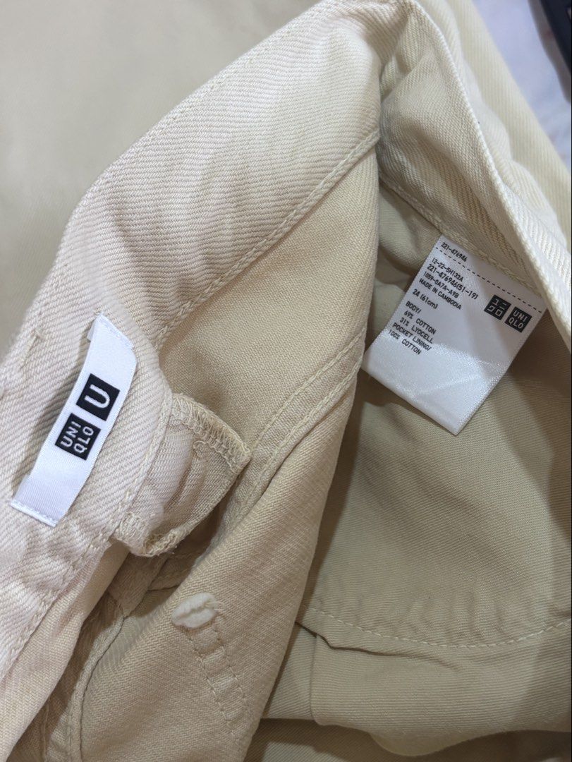 Uniqlo U Denim Bermuda Shorts (Category: Shorts) located in Taguig. Submitted by solana36 (Listing ID 1469788845, Image 2). Description: - Uniqlo U Denim bermuda shorts - Size: 24 (61cm waist) - No issue, used once - Orig price: 1,290 - SF c/o buyer 📍East Rembo, Taguig.